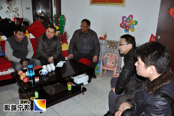 花园煤矿开展节前走访慰问困难职工活动