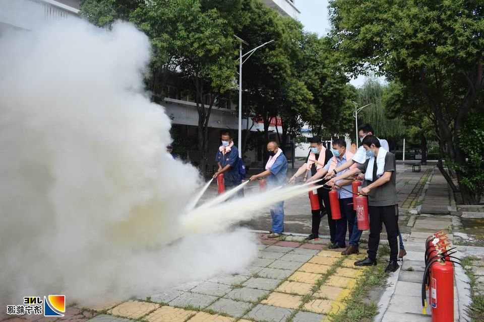 2020年7月23日，运河煤矿开展消防应急疏散演练(李健 孙广鲁 王静静）.jpg