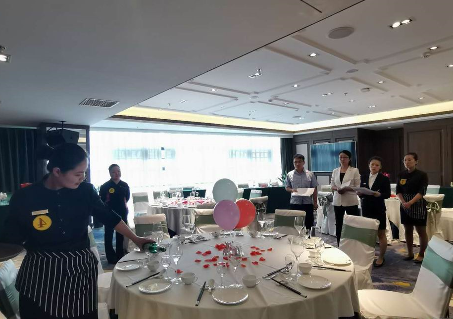 圆中园公司：2020.09.27圆中园公司技能比武大赛圆满落幕餐台（王震）.jpg