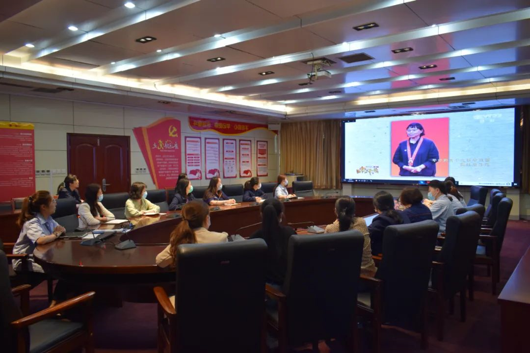 2022年5月6日，运河煤矿组织开展学习“张桂梅”事迹座谈会（张弘 沙诚 丁晓晓）.jpg