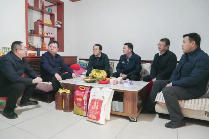 市总工会领导带队走访慰问济宁能源集团职工代表