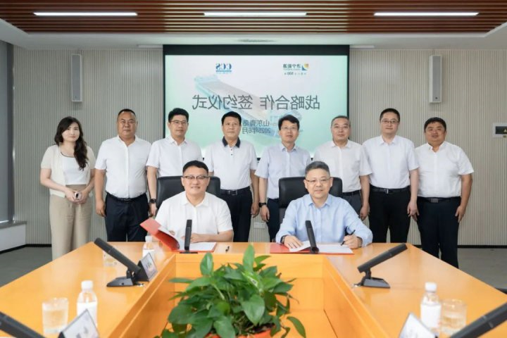 张广宇在青岛开展商务活动并到青岛融汇同创调研指导工作